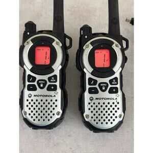 Motorola Walkie Talkies Talkabout Two Way Radios K7GMTCEJ With Charger
